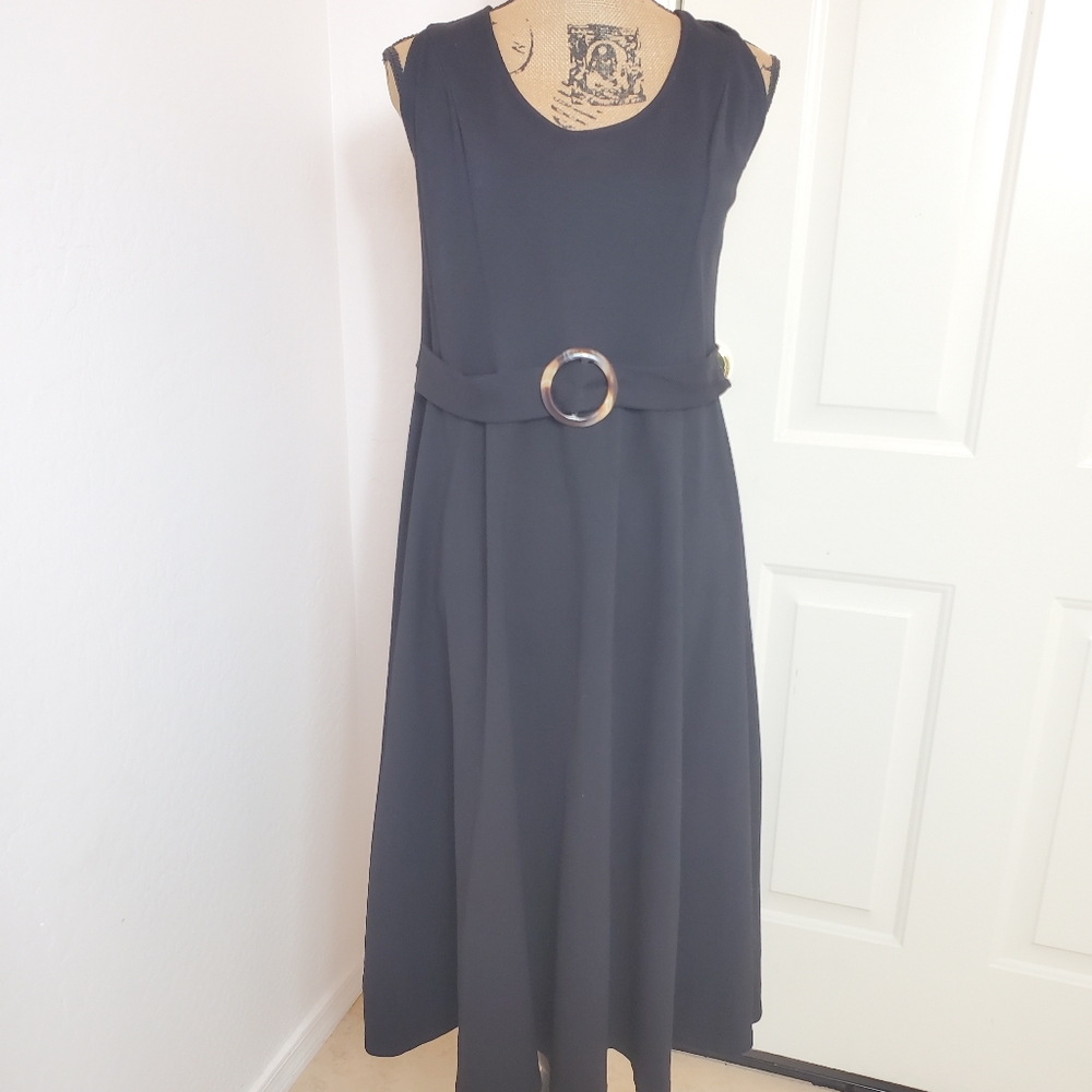 City Chic Sleeveless Dress